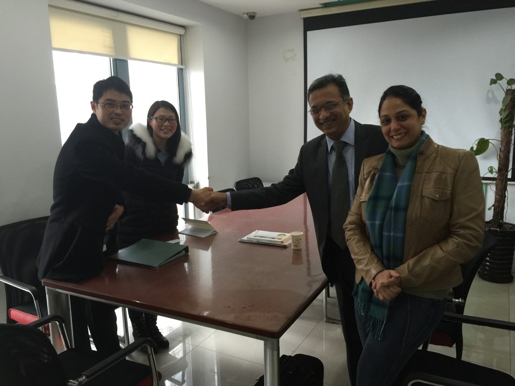 TEKNIC 工廠負(fù)責(zé)人Rajesh Jaising以及他的夫人到訪我司